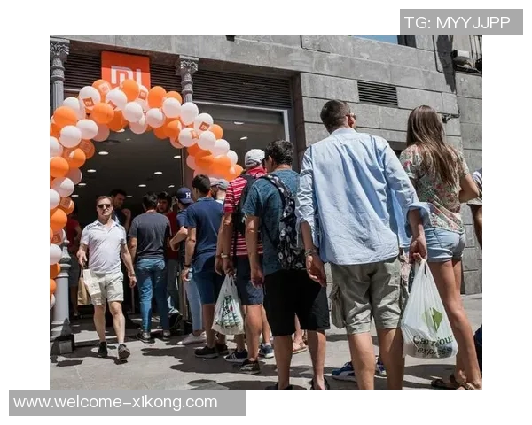 杜埃获2025环足奖最佳新秀荣誉击败多名强劲对手展现实力