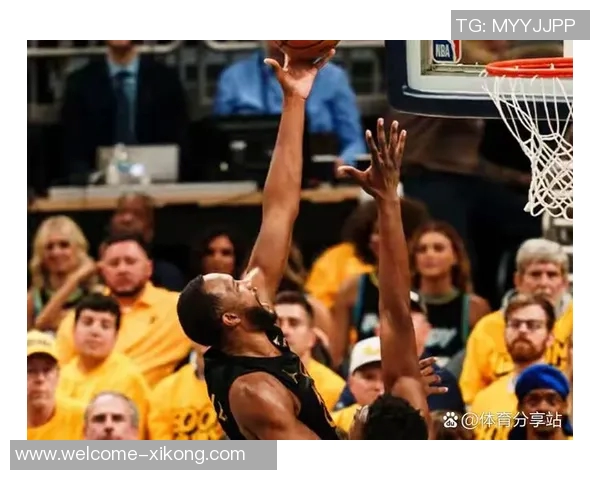 阿伦轻松发挥12投7中贡献20分7篮板2助攻1抢断展现出色状态