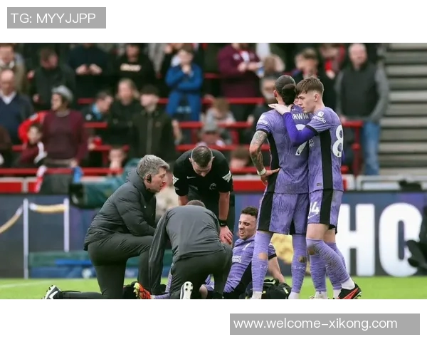 斯特林加盟费耶诺德后首次亮相昨年五月以来重返正式赛场 斯特林加盟费耶诺德后首次亮相昨年五月以来重返正式赛场